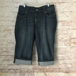LANE BRYANT Cuffed Cropped Jeans Size 14 Stretch